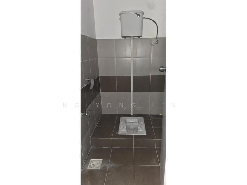 Shop for Sale in Skudai (Johor) - Ng Yong Lin - Bathroom - PropertyGuru.com.my