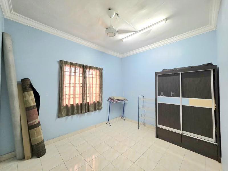 Pangsapuri untuk Dijual di Pangsapuri Subang Impian - SITI KHAIRIYAH JAAFAR - Bedroom - PropertyGuru.com.my