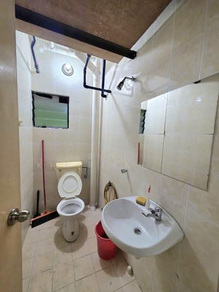 Pangsapuri untuk Dijual di Pangsapuri Subang Impian - SITI KHAIRIYAH JAAFAR - Bathroom - PropertyGuru.com.my