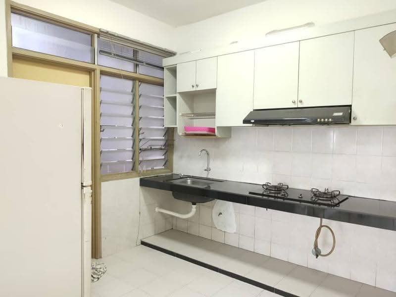 Kediaman Servis untuk Dijual di Nusa Perdana Serviced Apartment - Lim Tze Jie - Kitchen - PropertyGuru.com.my