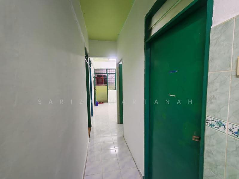 Pangsapuri untuk Dijual di Desa Mentari Apartment - Sariza Hartanah - Corridor - PropertyGuru.com.my