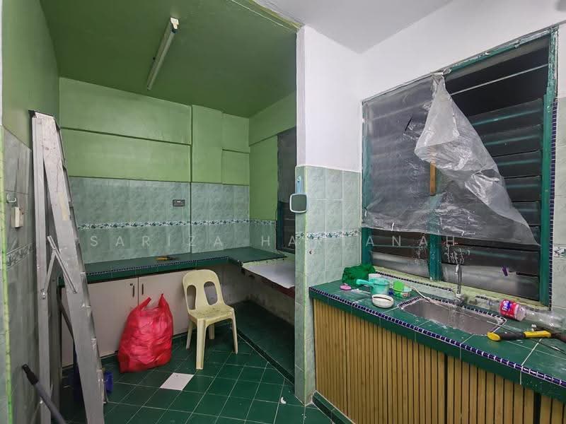 Pangsapuri untuk Dijual di Desa Mentari Apartment - Sariza Hartanah - Kitchen - PropertyGuru.com.my