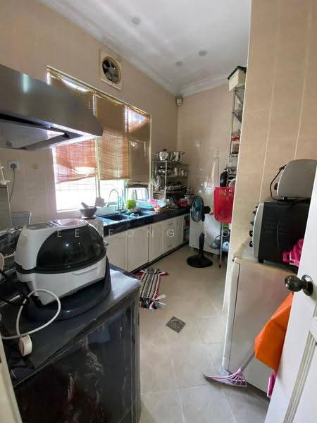 Semi-Detached House for Sale in Taman Impian Emas (Skudai) - Ee Fong Toh - Kitchen - PropertyGuru.com.my