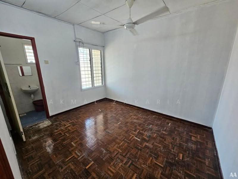 Rumah Teres 2-Tingkat untuk Dijual di Seri Kembangan (Selangor) - Akmal Zakaria - PropertyGuru.com.my