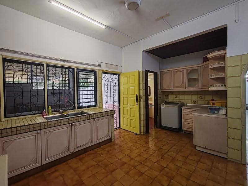 Bungalow House for Sale in SS3 (Petaling Jaya) - Vivian Ho - Kitchen - PropertyGuru.com.my