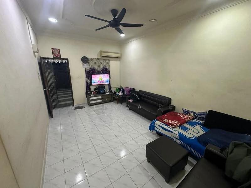 Rumah Teres 1-Tingkat untuk Dijual di Taman Nesa (Skudai) - Melinda Ee - Living Room - PropertyGuru.com.my