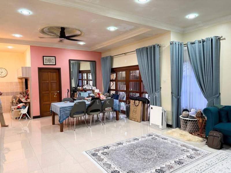 Semi-Detached House for Sale in Bandar Baru Bangi (Selangor) - Zairul Asrah Zulkefli - Dining Room - PropertyGuru.com.my