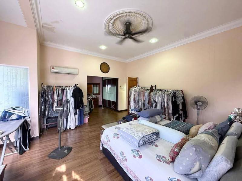 Semi-Detached House for Sale in Bandar Baru Bangi (Selangor) - Zairul Asrah Zulkefli - Bedroom - PropertyGuru.com.my