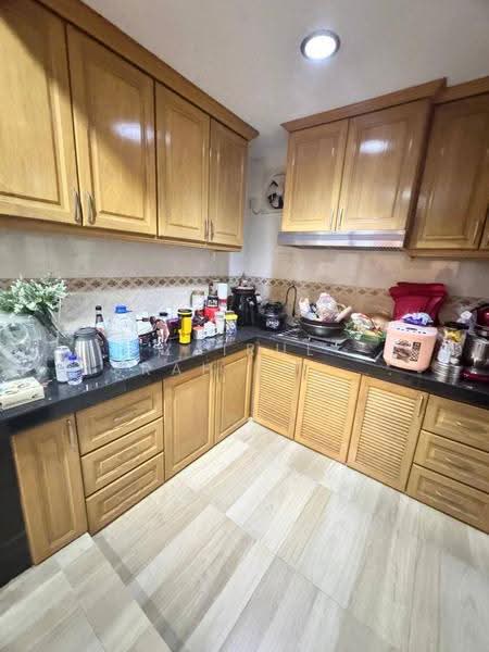 Semi-Detached House for Sale in Bandar Baru Bangi (Selangor) - Zairul Asrah Zulkefli - Kitchen - PropertyGuru.com.my