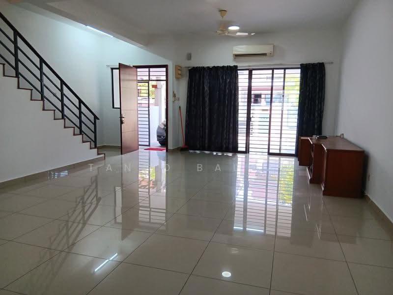 2-storey Terraced House for Sale in 16 Sierra (Puchong) - Tango Balraj - Living Room - PropertyGuru.com.my