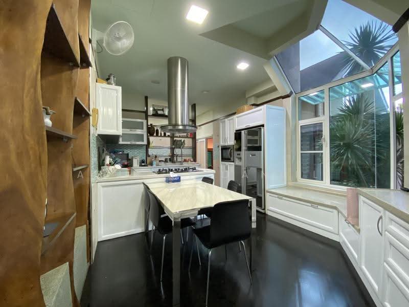 Bungalow House untuk Dijual di Ampang Jaya (Ampang) - Ashraff Daniel - Kitchen - PropertyGuru.com.my
