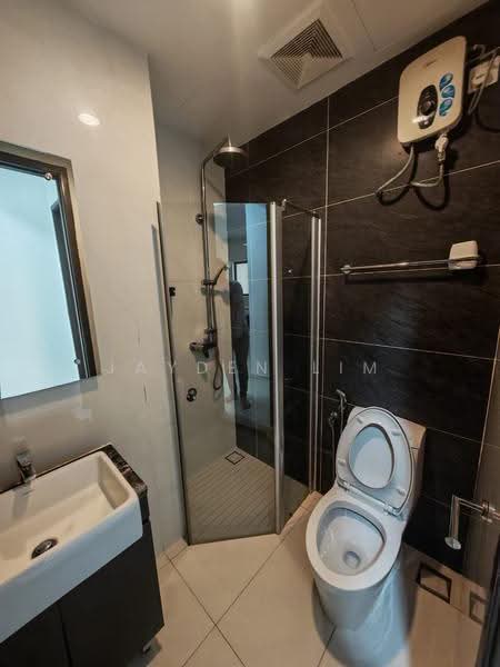 Condominium for Rent at Royal Strand @ Country Garden Danga Bay - Jayden Lim - Bathroom - PropertyGuru.com.my