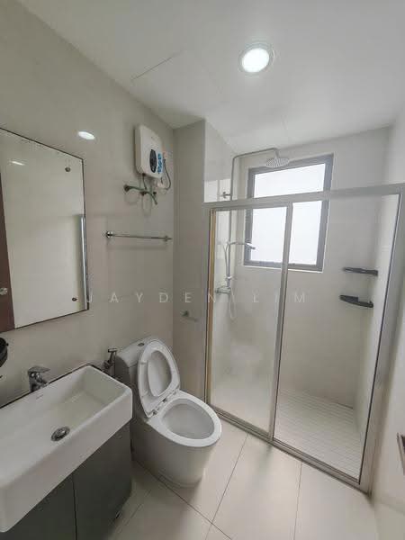 Condominium for Rent at Royal Strand @ Country Garden Danga Bay - Jayden Lim - Bathroom - PropertyGuru.com.my