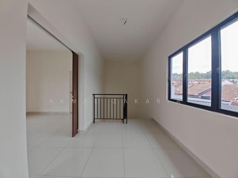 Rumah Teres 3-Tingkat untuk Dijual di Ukay Bistari (Ulu Kelang) - Akmal Zakaria - PropertyGuru.com.my