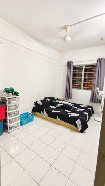 Service Residence for Sale at Serdang Skyvillas (Serdang Perdana) - Sariza Hartanah - Bedroom - PropertyGuru.com.my