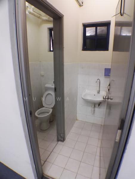 Shop / Office for Sale in Kelana Jaya (Petaling Jaya) - Mun Wai Yan - Bathroom - PropertyGuru.com.my