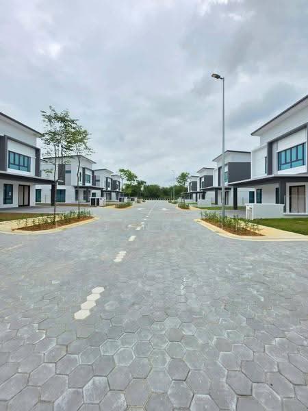 Bungalow House untuk Dijual di Taman Molek (Johor Bahru) - Ee Fong Toh - Exterior - PropertyGuru.com.my