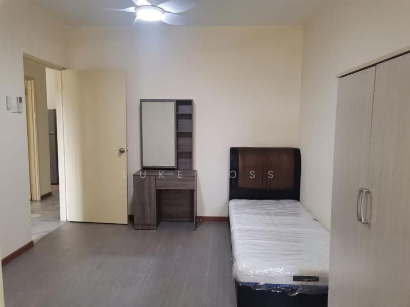 Pangsapuri untuk Disewa di Sri Intan 1 - Luke Ross - Bedroom - PropertyGuru.com.my
