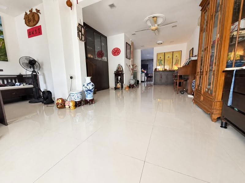 2-storey Terraced House for Sale in TAMAN PUCHONG UTAMA (Puchong) - Hann . - Living Room - PropertyGuru.com.my