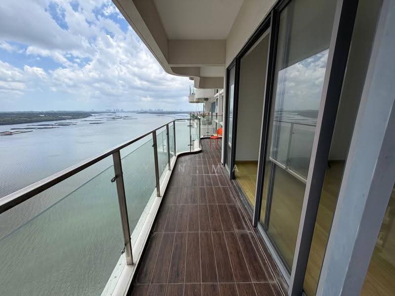 Kondominium untuk Dijual di Bay Laurel @ Country Garden Danga Bay - Yen Ma - Balcony - PropertyGuru.com.my