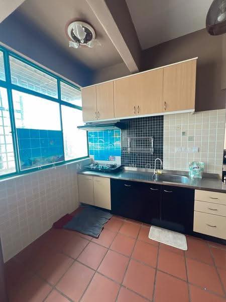Kondominium untuk Disewa di Tanjung Park Condominium - Rainny Wong - Kitchen - PropertyGuru.com.my