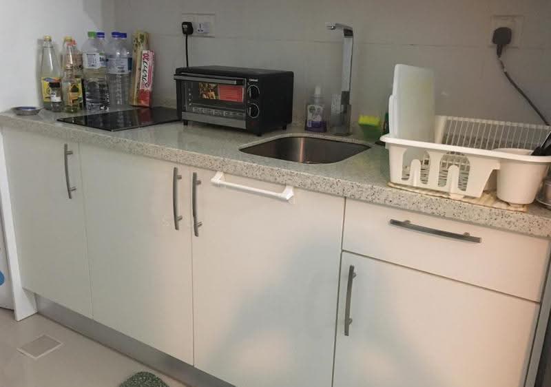 Kediaman Servis untuk Dijual di South View - Sujatha M - Kitchen - PropertyGuru.com.my