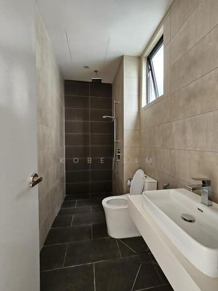 Kondominium untuk Dijual di Picasso Residence - Kobe Lim - Bathroom - PropertyGuru.com.my