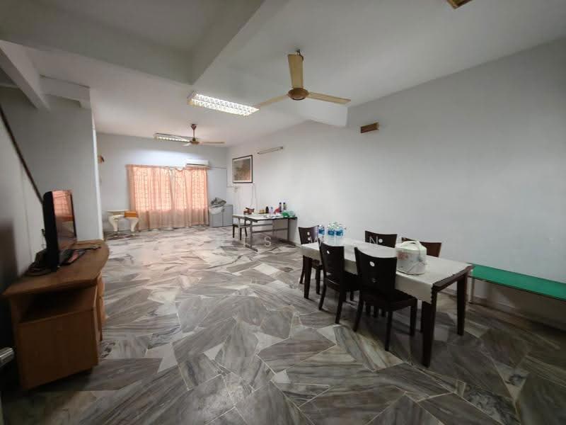 Terraced House for Rent in Shah Alam (Selangor) - Tabris Wong - Living Room - PropertyGuru.com.my