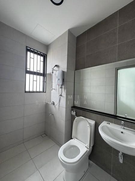 Rumah Teres 2-Tingkat untuk Disewa di Elmina (Shah Alam) - Yasmin Sulaiman - Bathroom - PropertyGuru.com.my