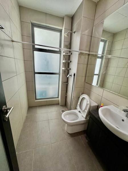 Kondominium untuk Dijual di The Park Residence, Kuching - KC Jee - Bathroom - PropertyGuru.com.my