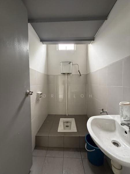 Shop / Office for Rent in Taman Nusa Sentral (Iskandar Puteri (Nusajaya)) - Cora Loh - Bathroom - PropertyGuru.com.my
