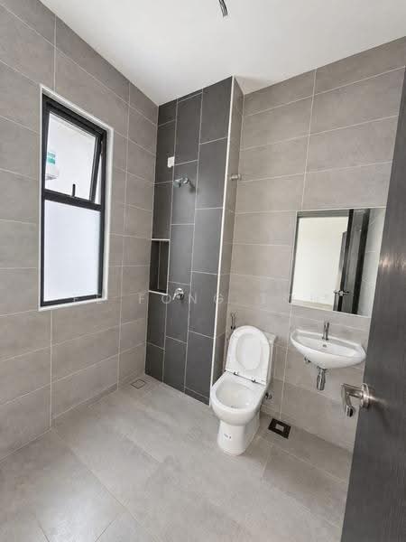 Rumah Kluster untuk Dijual di Taman Glenmarie (Johor Bahru) - Ee Fong Toh - Bathroom - PropertyGuru.com.my