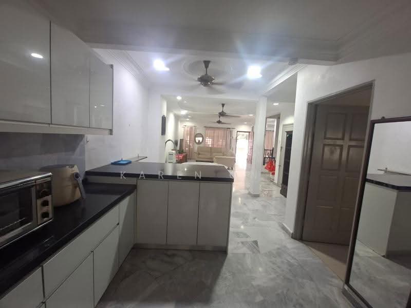 Rumah Teres 2-Tingkat untuk Dijual di Putra Heights (Subang Jaya) - Karen Ong - Kitchen - PropertyGuru.com.my