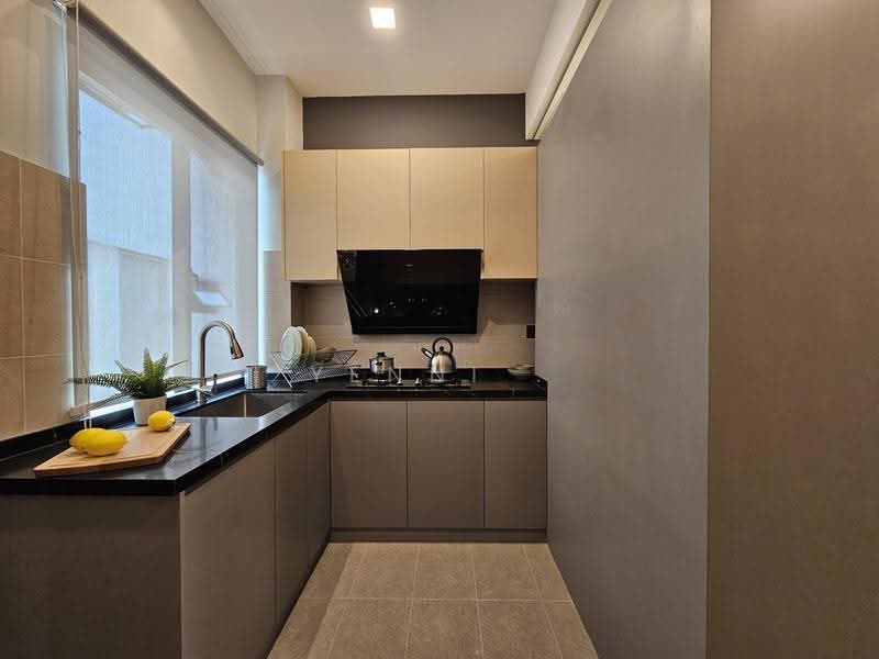 Rumah Teres 2.5-Tingkat untuk Dijual di Bandar Nusa Rhu (Shah Alam) - Yenni . - Kitchen - PropertyGuru.com.my