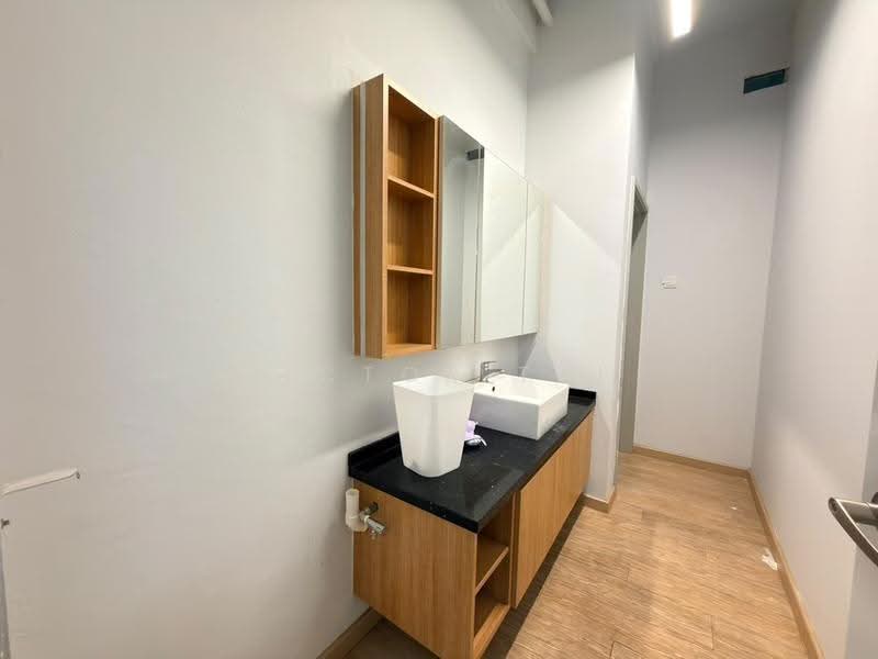 Shop / Office untuk Disewa di Johor Bahru (Johor) - Victor Tai - Bathroom - PropertyGuru.com.my
