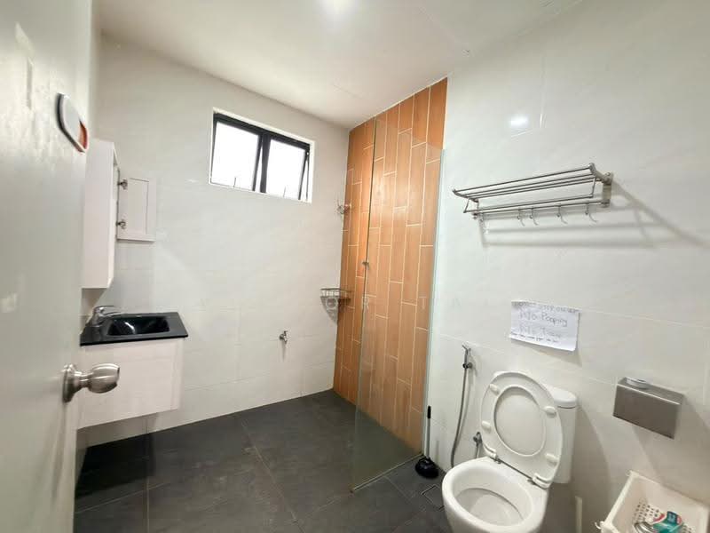 Shop / Office untuk Disewa di Johor Bahru (Johor) - Victor Tai - Bathroom - PropertyGuru.com.my