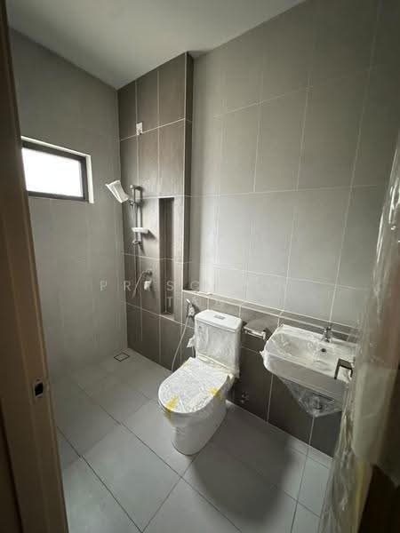 2-storey Terraced House for Sale in Bandar Kinrara Seksyen 8 (Bandar Kinrara) - Priscilla Tan - Bathroom - PropertyGuru.com.my
