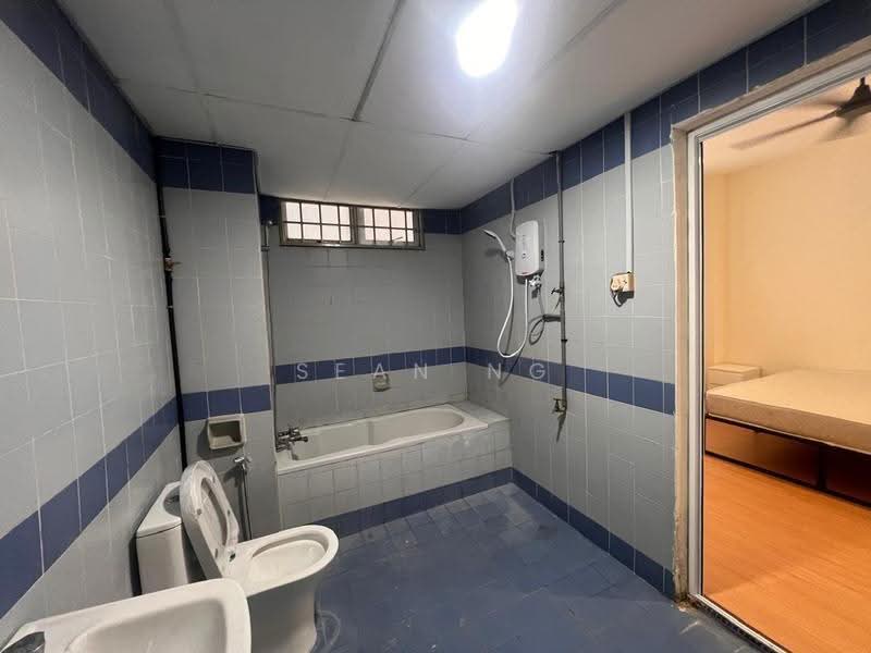 Kondominium untuk Disewa di Bukit OUG Condominiums - Sean Ng - Bathroom - PropertyGuru.com.my