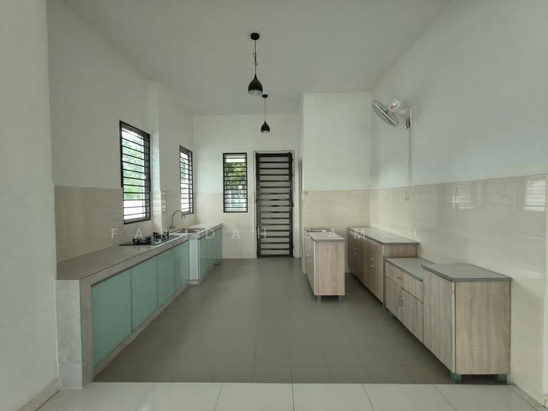 2-storey Terraced House for Rent in TTDI Grove (Kajang) - Faridah Samah - Kitchen - PropertyGuru.com.my