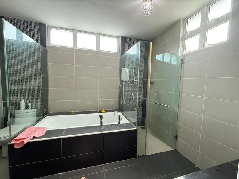 3-storey Terraced House for Sale in Nusa Sentral (Iskandar Puteri (Nusajaya)) - Yoland . - Bathroom - PropertyGuru.com.my