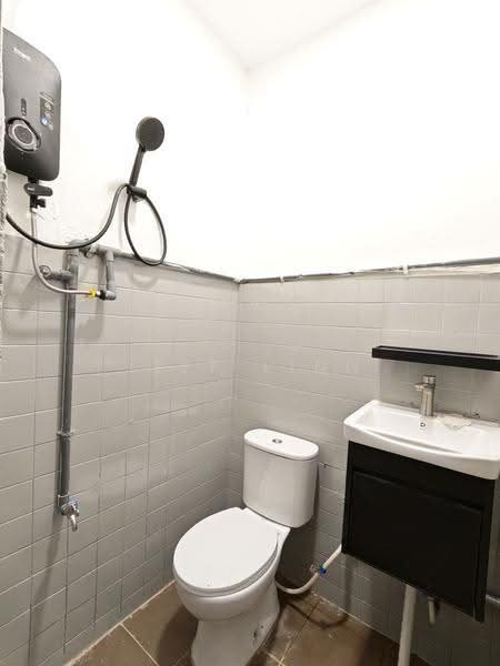 Semi-Detached House for Rent in Johor Bahru (Johor) - Jeff Ling - Bathroom - PropertyGuru.com.my