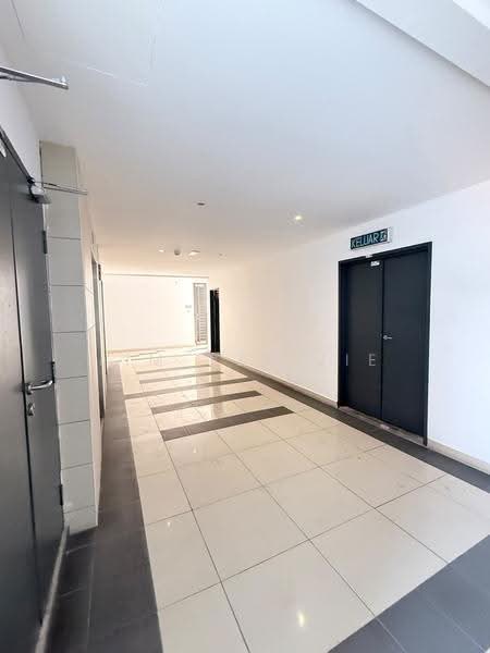 Kediaman Servis untuk Dijual di D'Ambience Residences (Pangsapuri Ikatan Flora) - Lim Tze Jie - Corridor - PropertyGuru.com.my