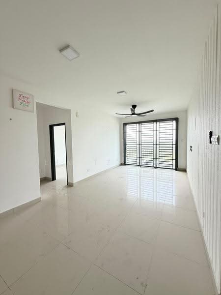 Kediaman Servis untuk Dijual di D'Ambience Residences (Pangsapuri Ikatan Flora) - Lim Tze Jie - Living Room - PropertyGuru.com.my