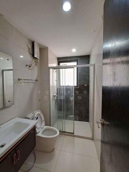 Condominium for Sale at Bay Point @ Country Garden Danga Bay - Fu Heng Chong - Bathroom - PropertyGuru.com.my