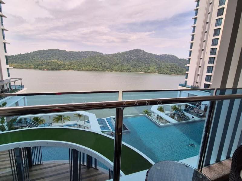 Kondominium untuk Dijual di Queens Residences Q1 @ Queens Waterfront - Eric Kang - Balcony - PropertyGuru.com.my