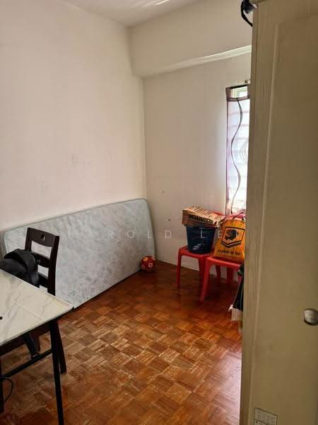 Rumah Flat untuk Dijual di Taman Teluk Kumbar - Harold Lee - Bedroom - PropertyGuru.com.my