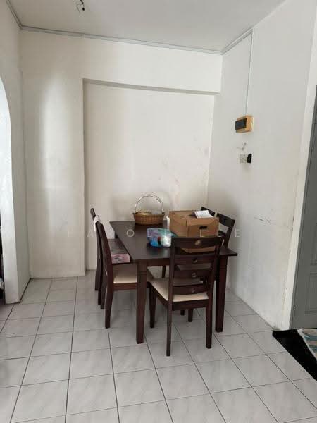 Rumah Flat untuk Dijual di Taman Teluk Kumbar - Harold Lee - Dining Room - PropertyGuru.com.my