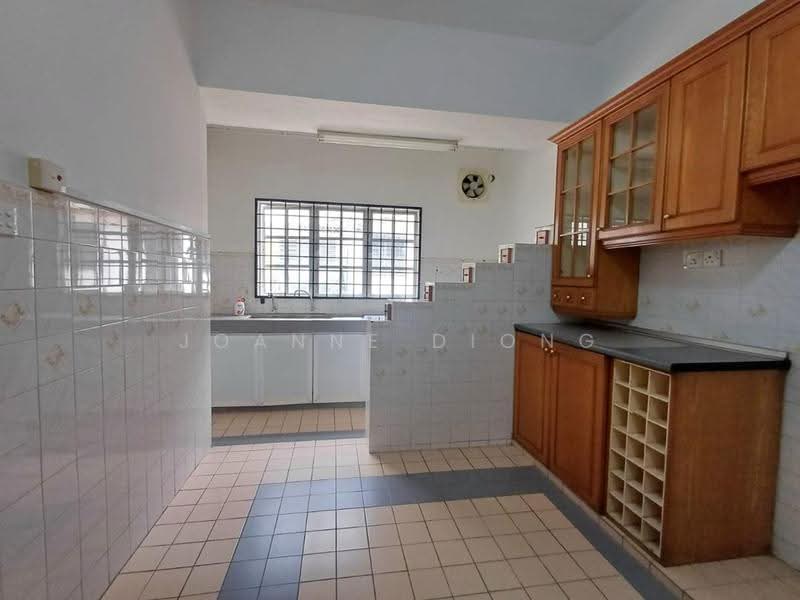Rumah Teres 2-Tingkat untuk Disewa di Petaling Jaya (Selangor) - Joanne Diong - Kitchen - PropertyGuru.com.my