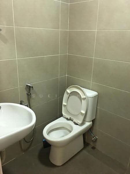 Kondominium untuk Dijual di Genting Court Condominium - Suki Chia - Bathroom - PropertyGuru.com.my