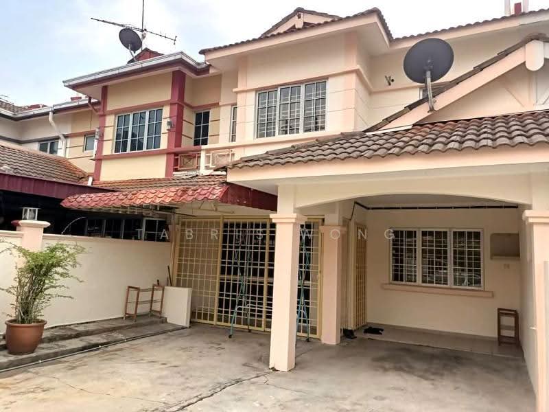 2-storey Terraced House for Sale in Bandar Bukit Tinggi (Klang) - Tabris Wong - Exterior - PropertyGuru.com.my